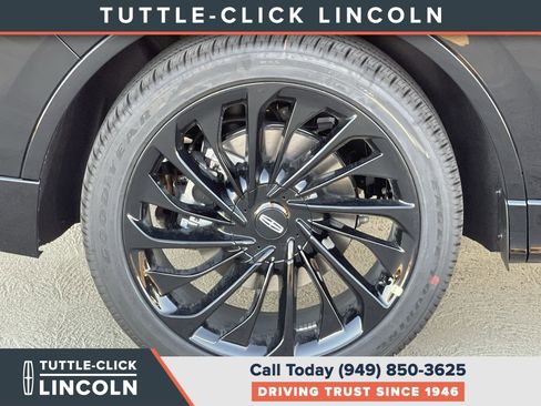 New 2026 Lincoln Aviator Reserve w/ Luxury Package image 11