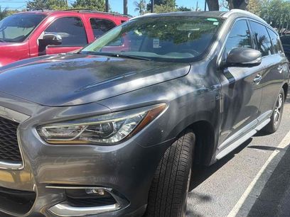 Used 2019 INFINITI QX60 Luxe w/ Essential Package