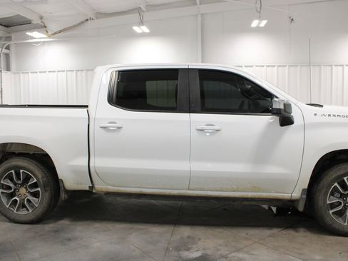 Used 2023 Chevrolet Silverado 1500 LT AWD/4WD image 11