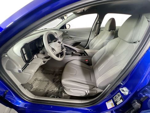 Used 2023 Hyundai Elantra SEL FWD image 19