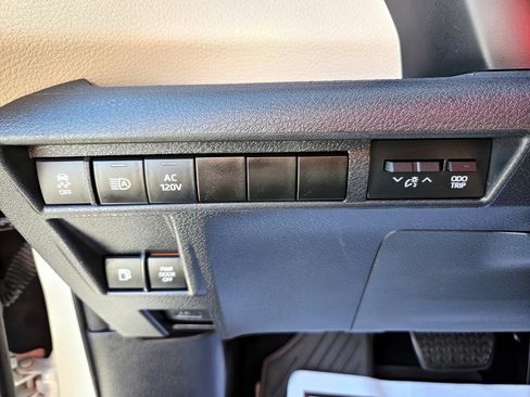 Used 2021 Toyota Sienna XLE w/ XLE Plus Package image 30