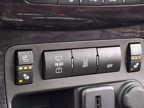 Used 2016 Buick Enclave Premium image 25