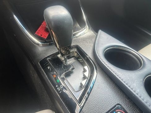Used 2013 Toyota Avalon Limited FWD image 27