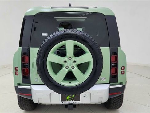 Used 2023 Land Rover Defender 110 75th Limited Edition image 5