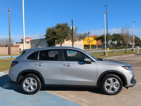 Certified 2024 Honda HR-V LX image 2