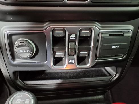 Used 2022 Jeep Gladiator Overland AWD/4WD image 24