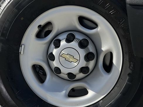Used 2023 Chevrolet Express 3500 LS image 8