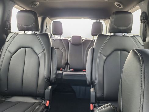 New 2026 Chrysler Pacifica Select w/ S Appearance Package image 12