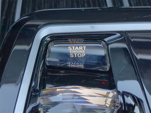 Certified 2024 BMW 740i image 30