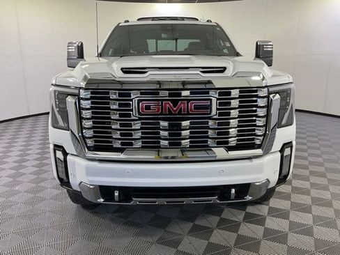 Used 2025 GMC Sierra 2500 Denali w/ Denali Reserve Package AWD/4WD image 2
