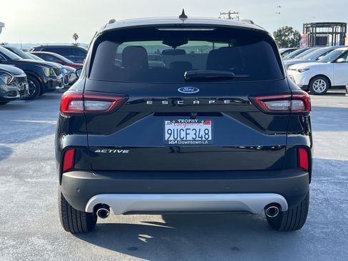 Used 2025 Ford Escape Active w/ Active Premium Tech Pack image 5