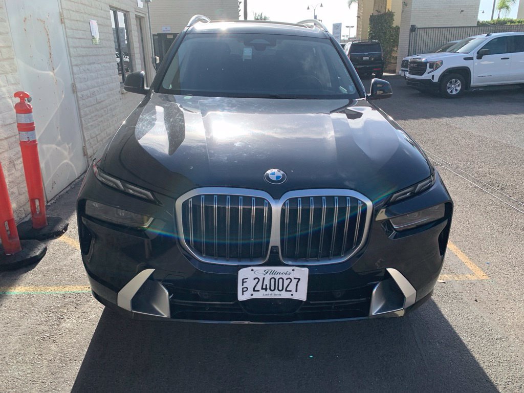 Used 2024 BMW X7 xDrive40i AWD/4WD image 3
