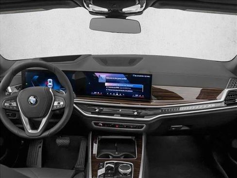 Used 2026 BMW X5 xDrive40i w/ M Sport Package image 5