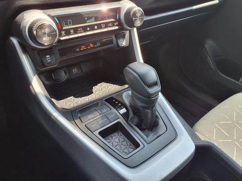 Certified 2025 Toyota RAV4 XLE FWD image 25
