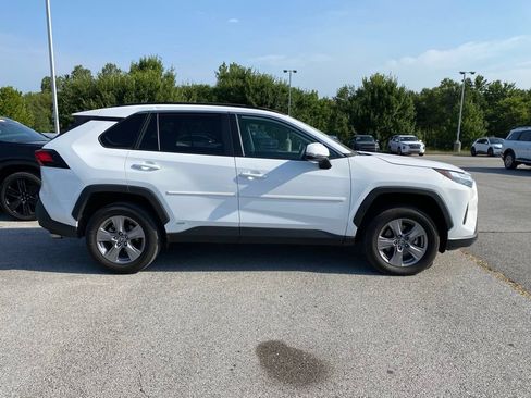 Used 2024 Toyota RAV4 LE AWD/4WD image 8