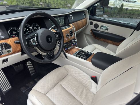 Used 2023 Rolls-Royce Cullinan image 7