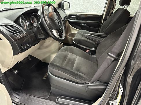 Used 2017 Dodge Grand Caravan SE w/ Power Window Group image 3