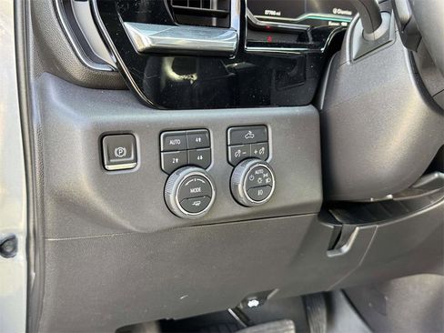 Used 2024 Chevrolet Silverado 1500 LT Trail Boss image 10