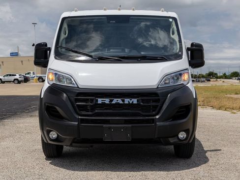 Used 2025 RAM ProMaster 2500 w/ Convenience Group FWD image 2
