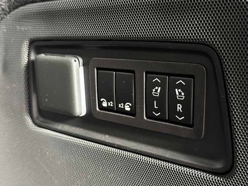 Used 2023 Cadillac Escalade V AWD/4WD image 55