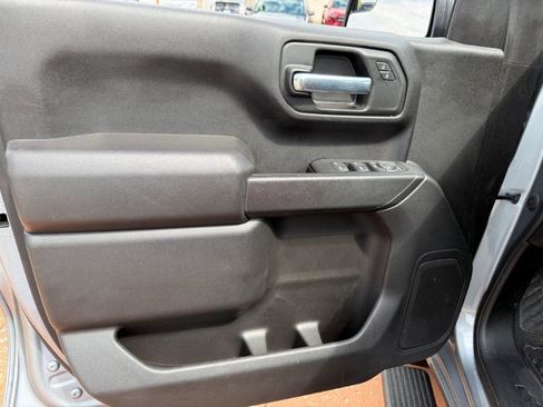 Used 2023 Chevrolet Silverado 1500 Custom AWD/4WD image 10