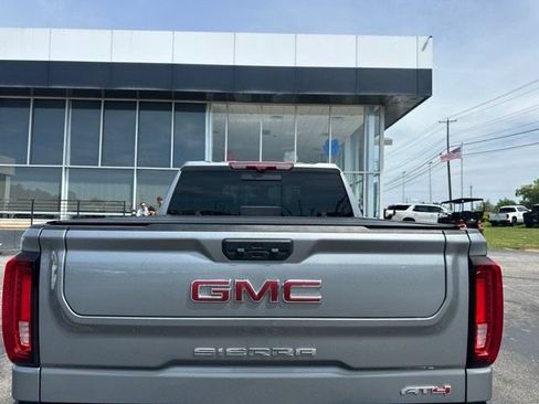 Used 2024 GMC Sierra 1500 AT4 w/ Technology Package AWD/4WD image 14
