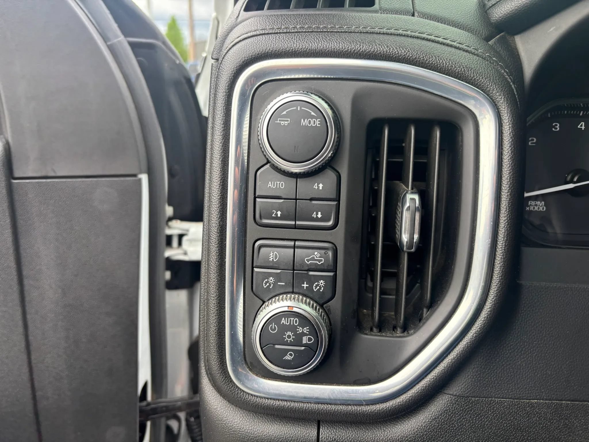 Used 2021 GMC Sierra 2500 SLT w/ SLT Preferred Package AWD/4WD image 20