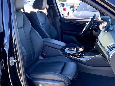 Used 2023 BMW X4 xDrive30i image 8