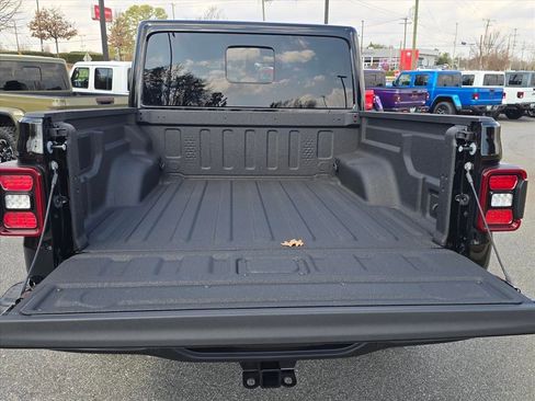 New 2026 Jeep Gladiator Mojave image 8
