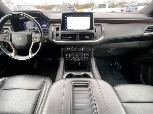Used 2024 Chevrolet Suburban High Country w/ Advanced Technology Package image 9