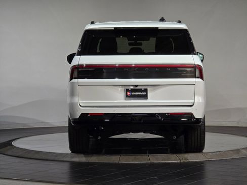 New 2025 Lincoln Navigator Reserve w/ Jet Appearance Package image 8