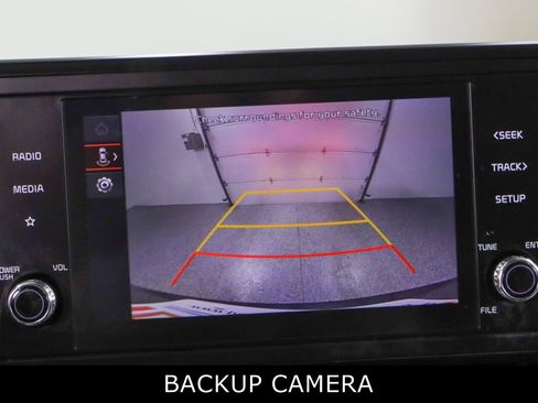 Used 2024 Kia Carnival LX image 18