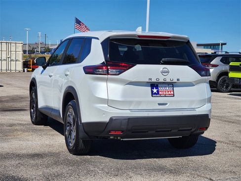 New 2026 Nissan Rogue SV image 4