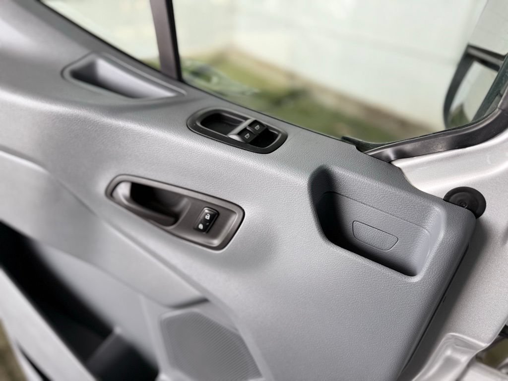 Used 2015 Ford Transit 150 XLT RWD image 33
