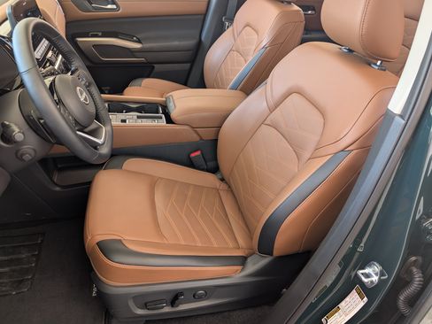 Used 2025 Nissan Pathfinder Platinum w/ Cargo Package FWD image 17