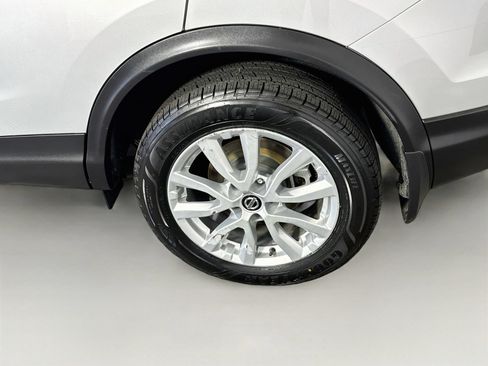 Used 2022 Nissan Rogue Sport SV AWD/4WD image 16