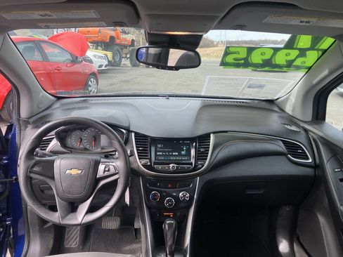 Used 2017 Chevrolet Trax LS image 18