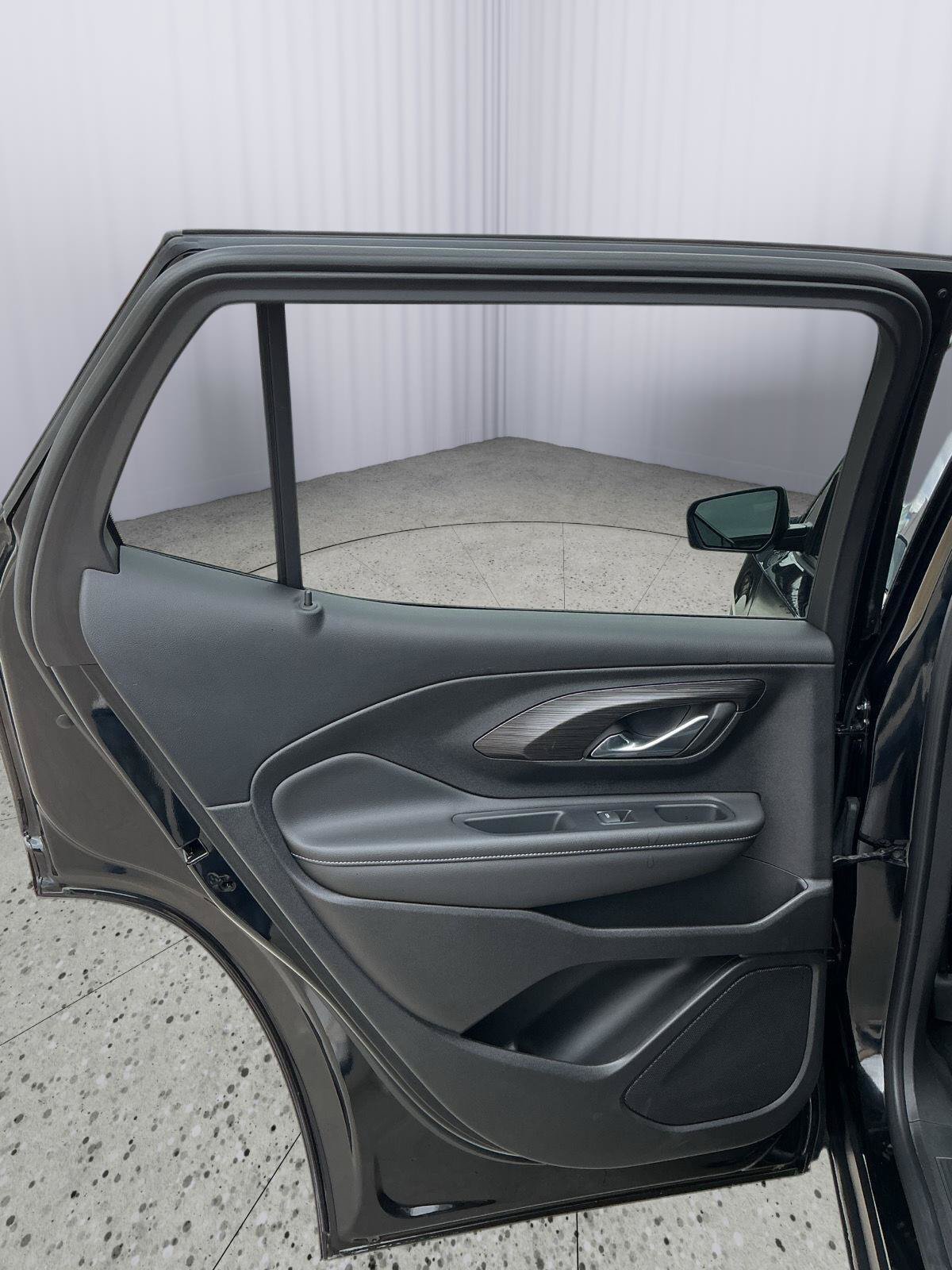 Used 2023 GMC Terrain SLT FWD image 20