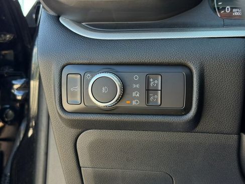 Used 2023 Ford Explorer XLT w/ Equipment Group 202A AWD/4WD image 42