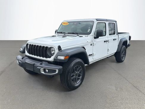Used 2025 Jeep Gladiator Sport AWD/4WD image 8