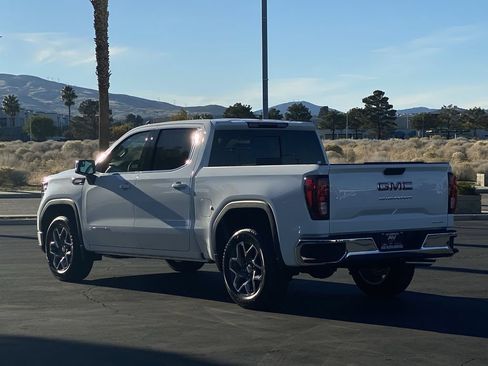Certified 2026 GMC Sierra 1500 SLE w/ Preferred Package RWD image 15
