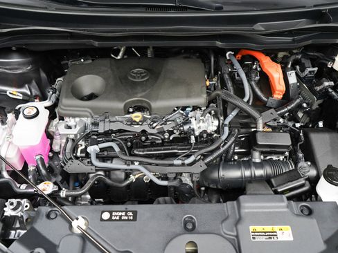 Used 2025 Toyota Sienna XLE w/ XLE Plus Package AWD/4WD image 32