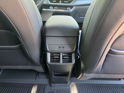 New 2026 Chevrolet Equinox LT image 9