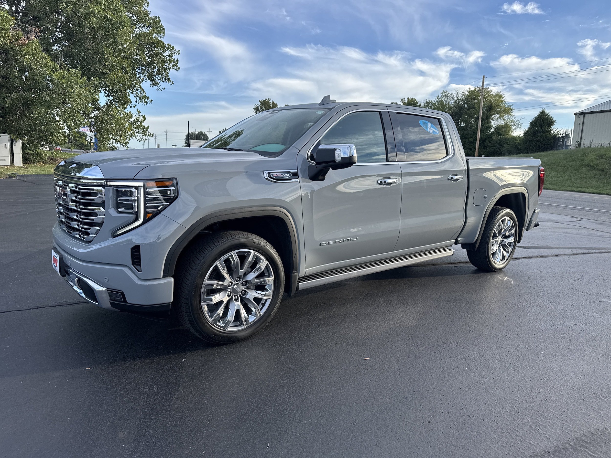 Used 2025 GMC Sierra 1500 Denali AWD/4WD image 3