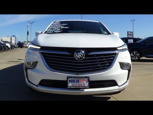 Used 2024 Buick Enclave Premium image 3