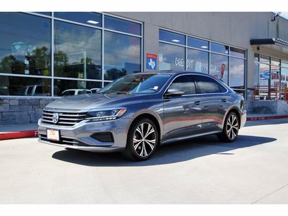Used 2022 Volkswagen Passat 2.0T SE