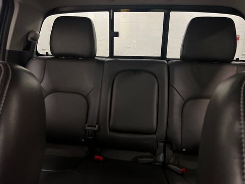 Used 2020 Nissan Frontier 4x4 Crew Cab image 28