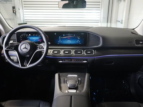 Used 2026 Mercedes-Benz GLS 450 4MATIC image 15