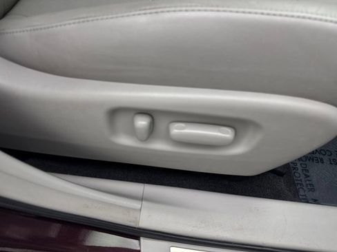 Used 2013 Toyota Highlander Limited AWD/4WD image 52