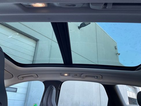 Used 2022 Volvo XC60 B5 Inscription w/ Advanced Package image 19